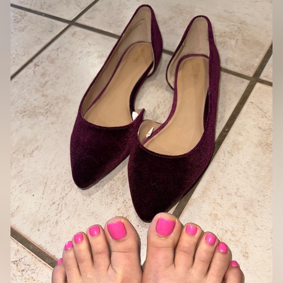 Purple plum velvet pointy flats women’s shoes used and well loved very pretty - Picture 2 of 16